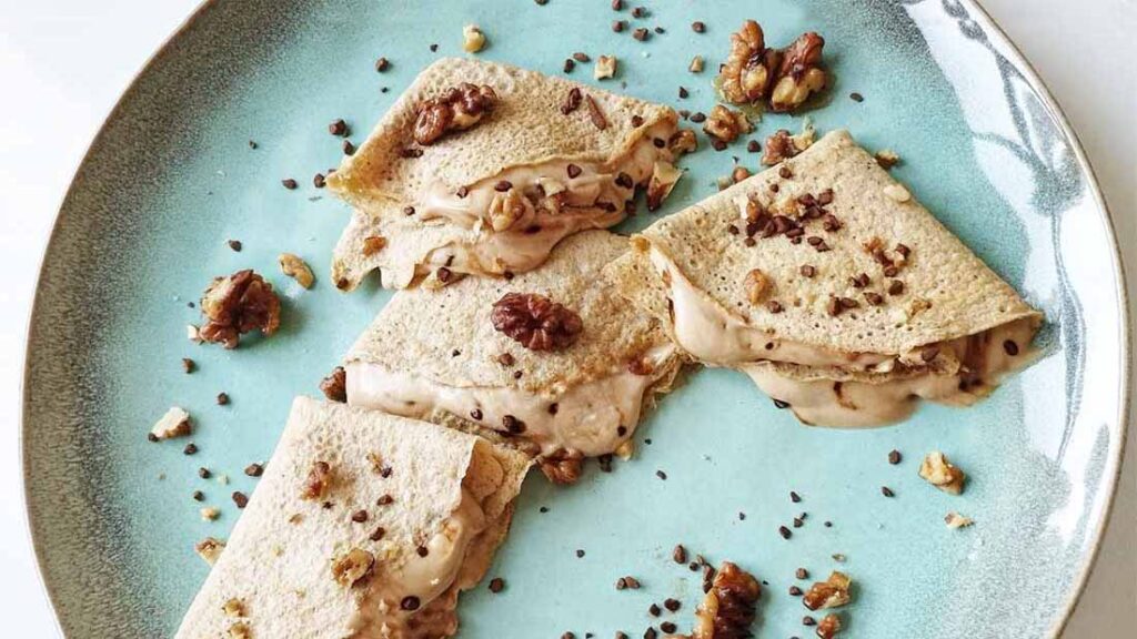 Recipe for caramel pancakes filled with coffee yogurt